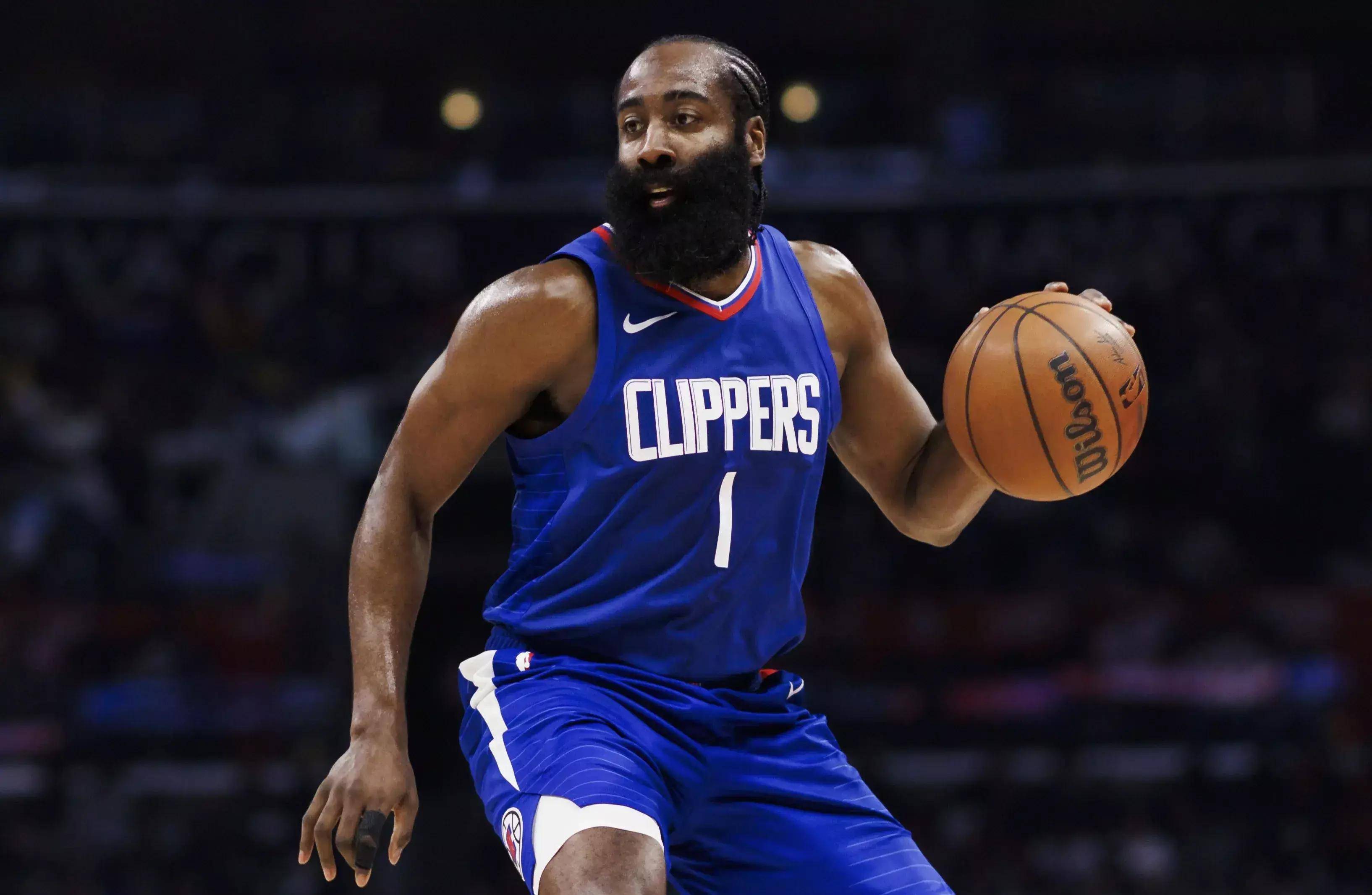 凯尔特人B队逆转澳大利亚男篮，瓦兰丘纳斯制霸全场