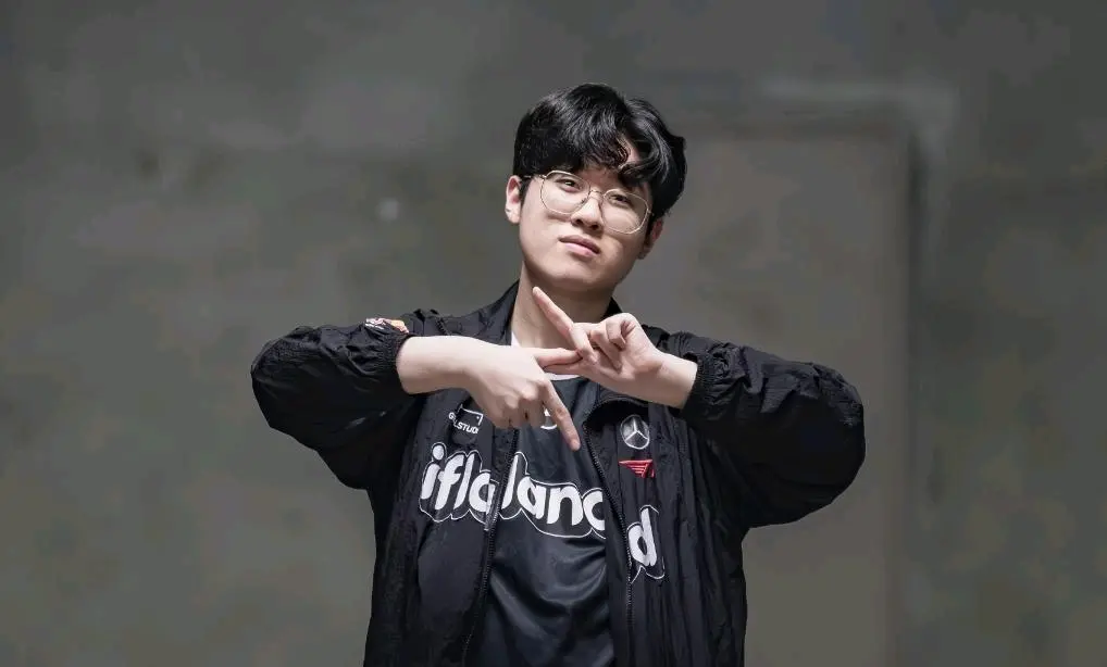 SHR力克JDG,Zeus送出助攻 SHR力克JDG,Zeus送出助攻