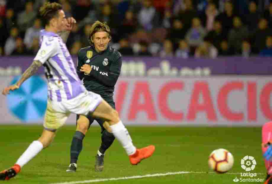 瓦伦西亚碾压塞维利亚，布鲁诺完成帽子戏法