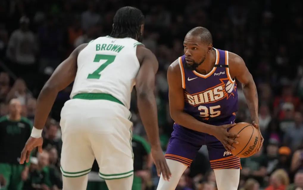 凯尔特人B队鏖战勇士B队，艾顿一己之力扛起全队