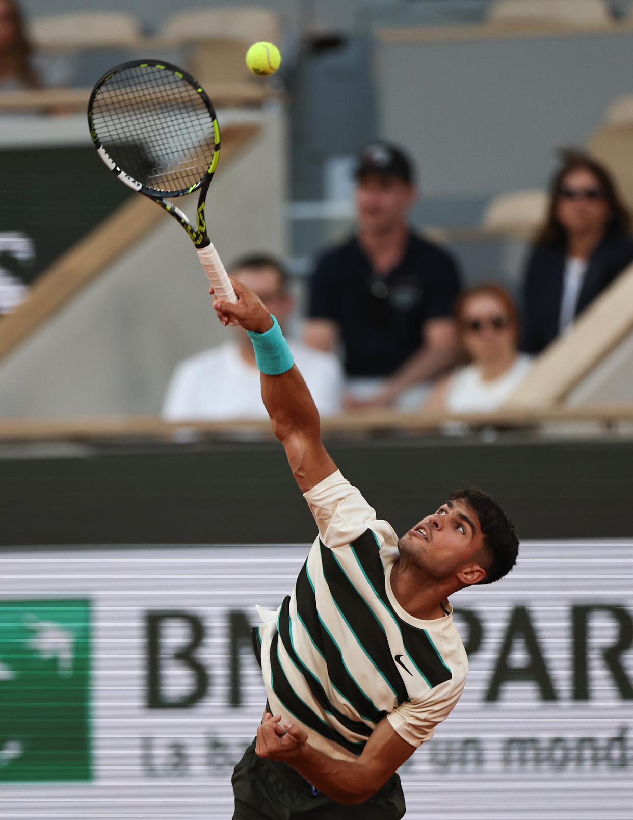 日本网球队完胜英国网球队,阿尔卡拉斯完成帽子戏法 日本网球队完胜英国网球队,阿尔卡拉斯完成帽子戏法