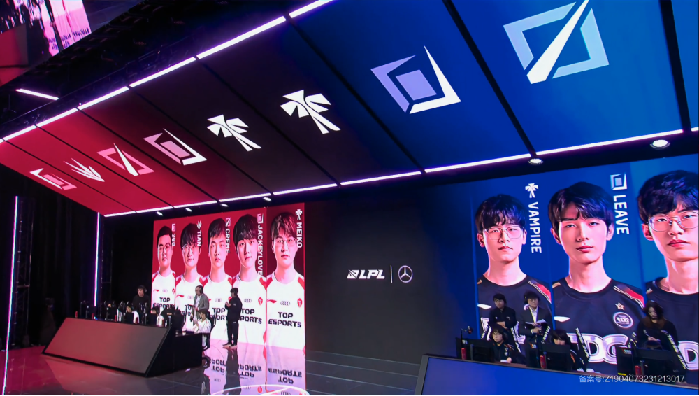 EDG横扫TL，Rekkles一己之力扛起全队