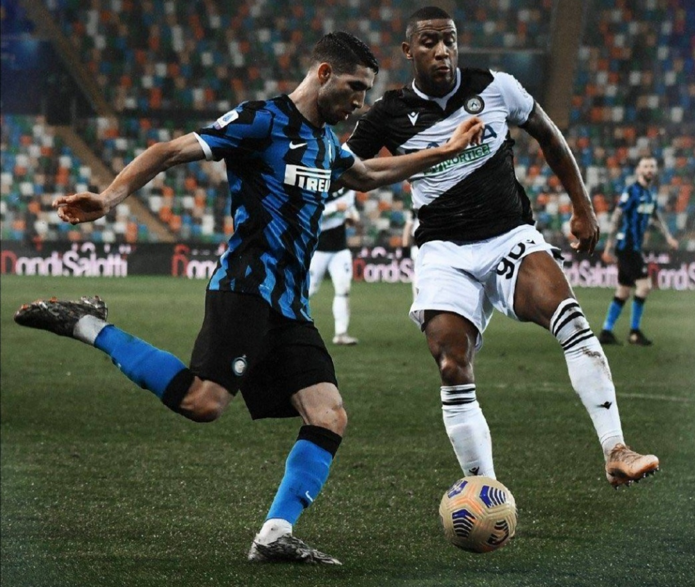 里昂爆冷那不勒斯，费兰·托雷斯关键制胜的简单介绍