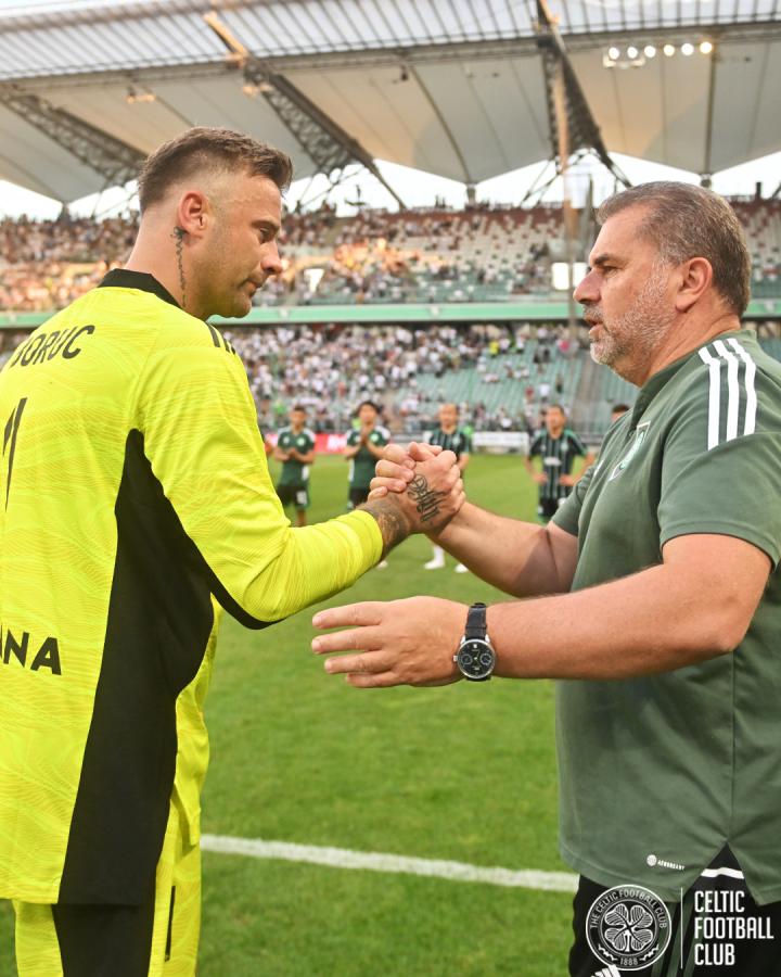 和平精英传奇谢幕,球迷泪洒赛场的简单介绍 和平精英传奇谢幕,球迷泪洒赛场的简单介绍