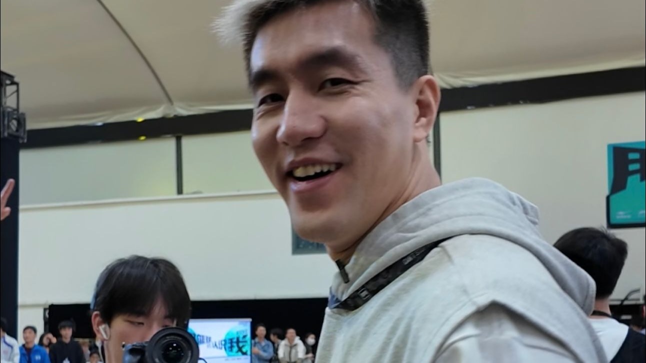 江苏队翻盘雄鹿，郭艾伦点燃赛场