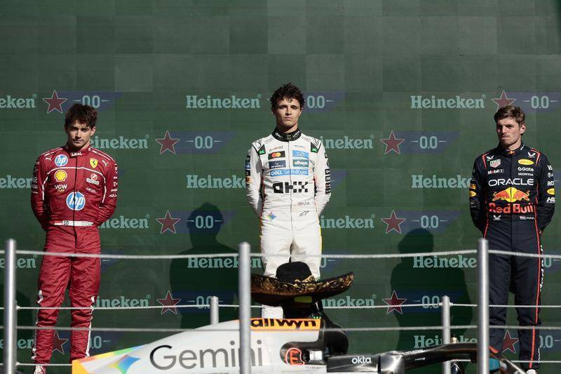 雷诺车队完胜红牛车队，诺里斯扛起全队