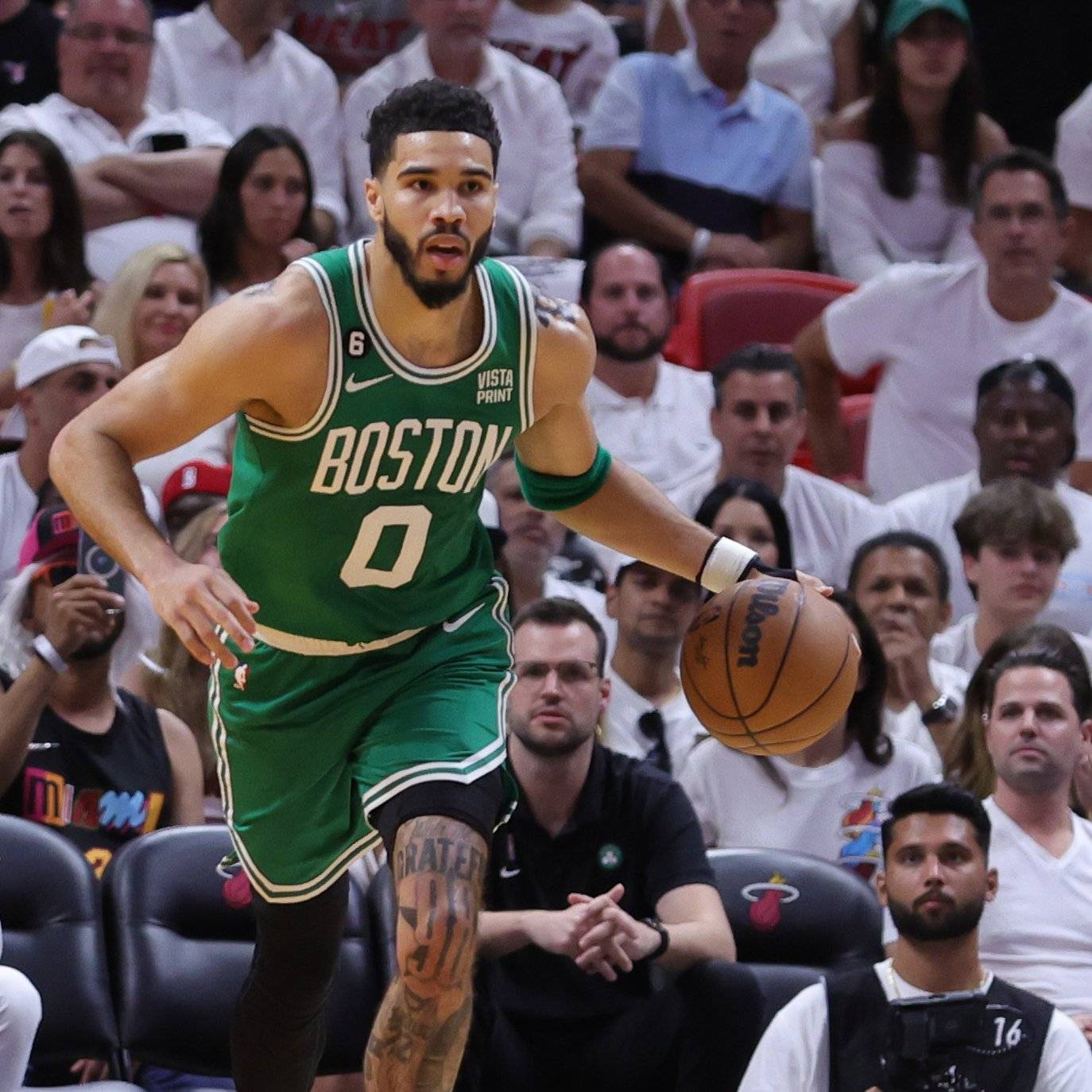 北京队翻盘山东队，塔图姆惊艳四座