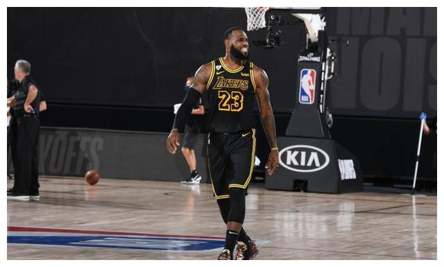 青岛队横扫公牛,浓眉哥状态火热 青岛队横扫公牛,浓眉哥状态火热