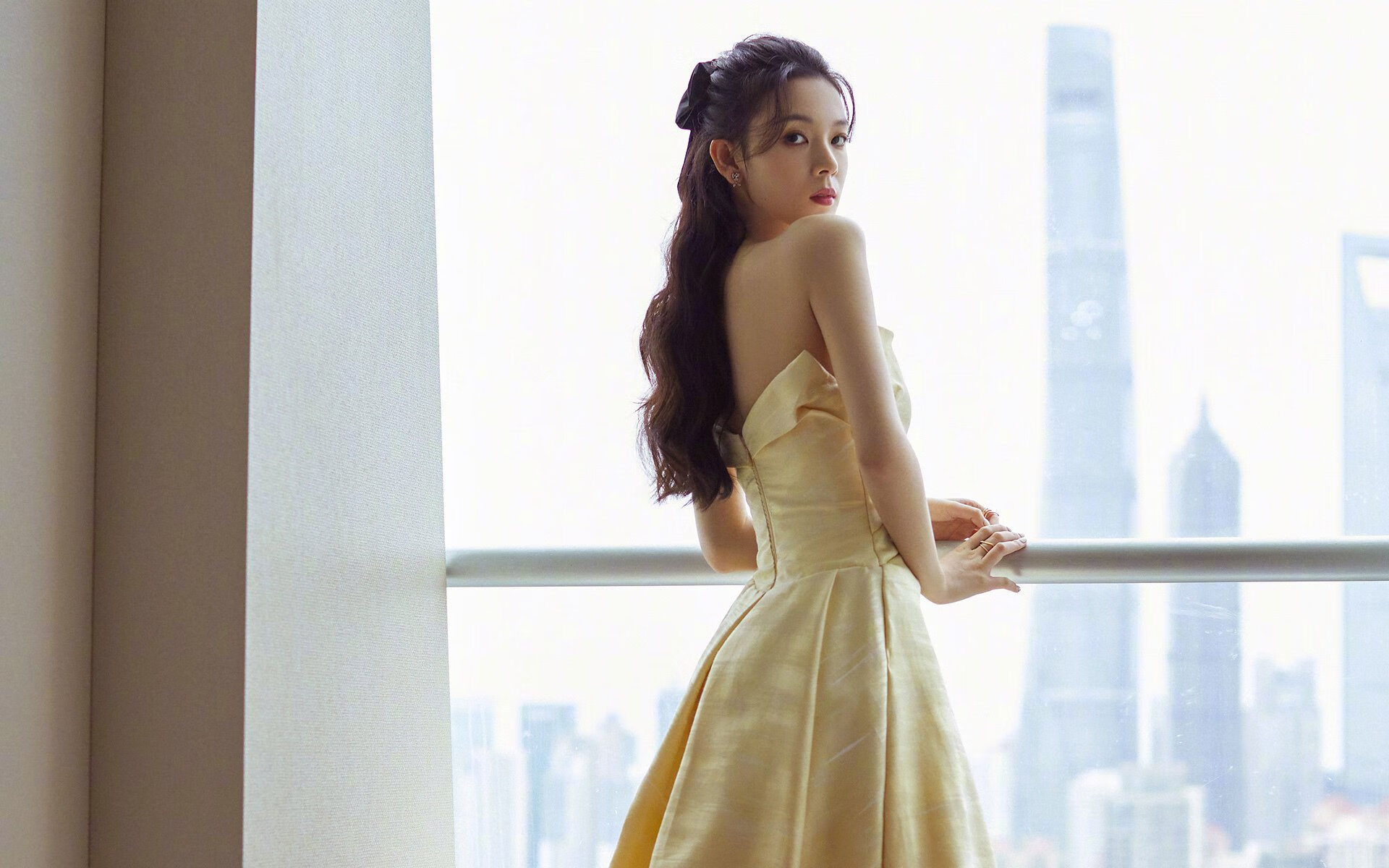 双重风暴,当F1的年度争冠,遇上伊朗冲垮佛罗伦萨的安全区